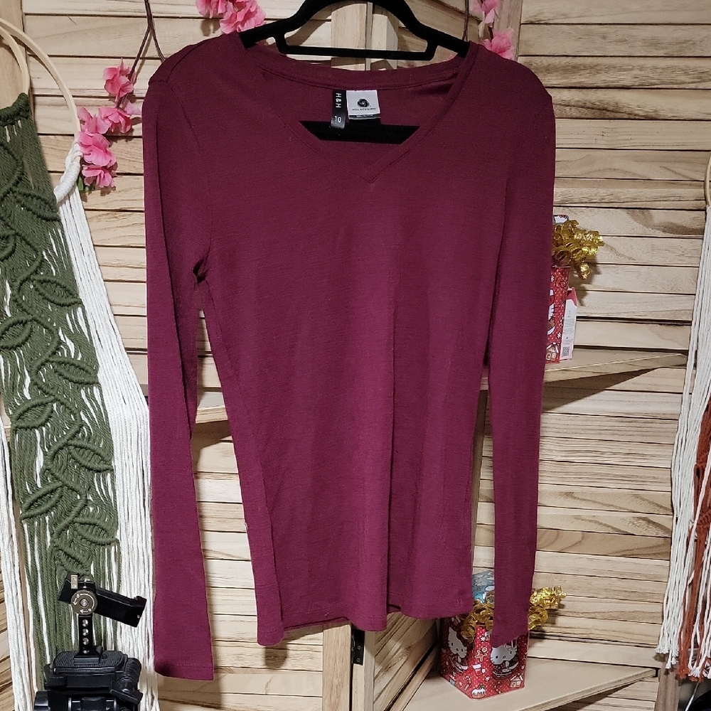New MERINO WOOL Elegant Maroon Long Sleeve Top